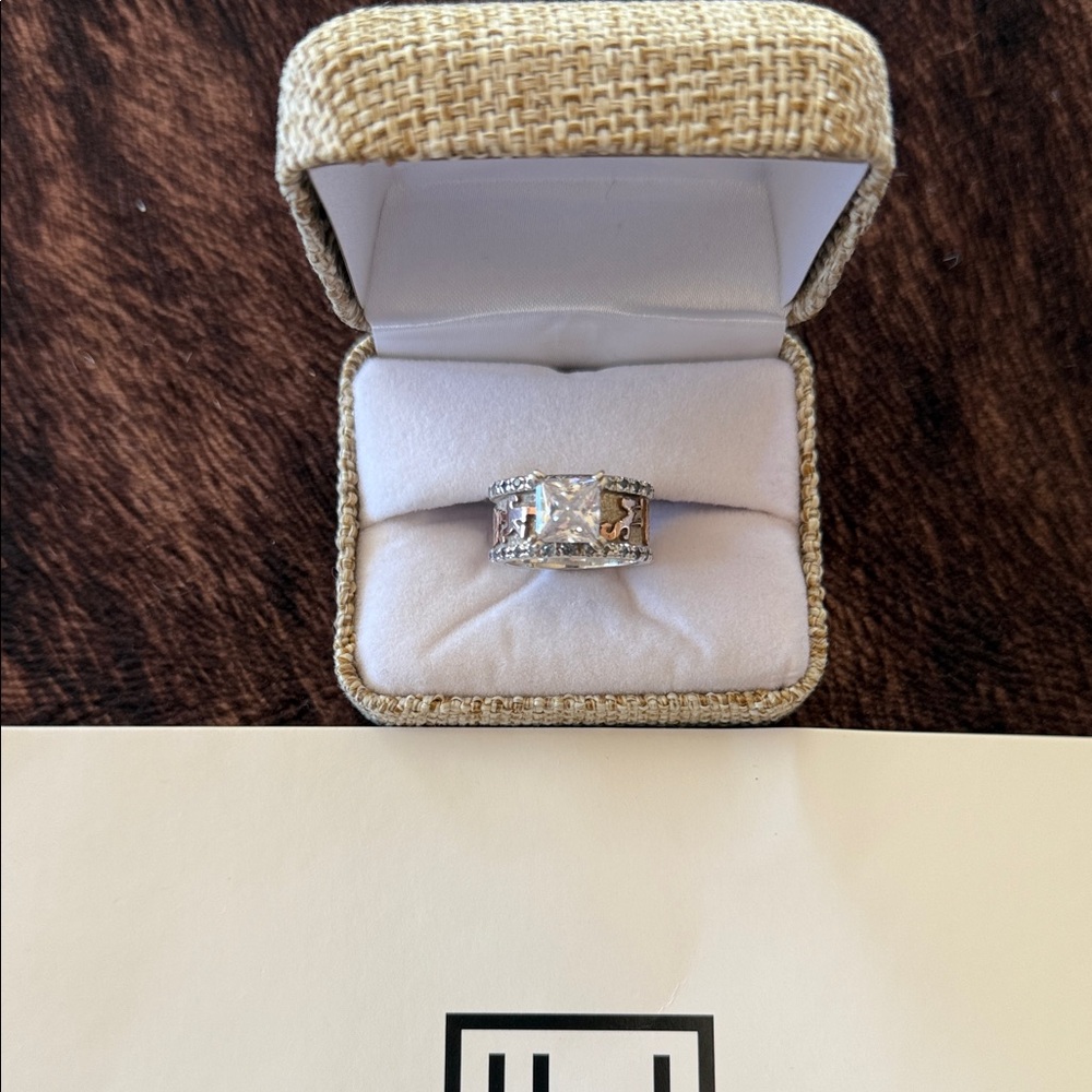 Hyo Silver Elegant Custom Silver Ring with Blue Stones